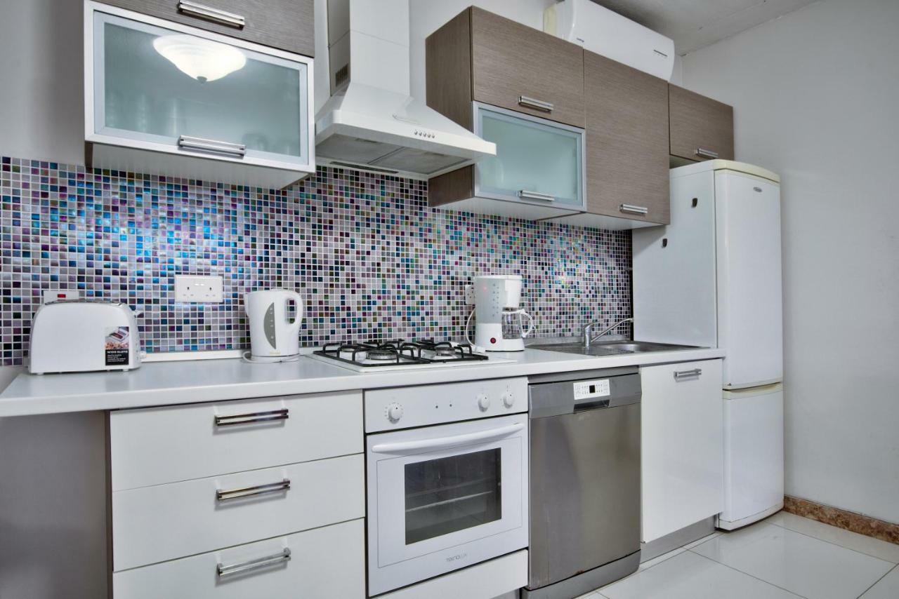 Spinola Court - Stunning Seaview Apartment & Penthouse On Spinola Bay By Shortletsmalta St. Julian's Exterior foto
