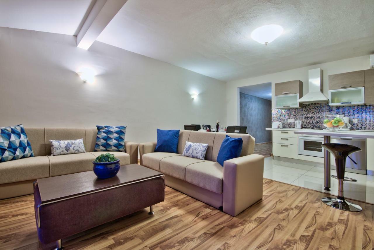 Spinola Court - Stunning Seaview Apartment & Penthouse On Spinola Bay By Shortletsmalta St. Julian's Exterior foto