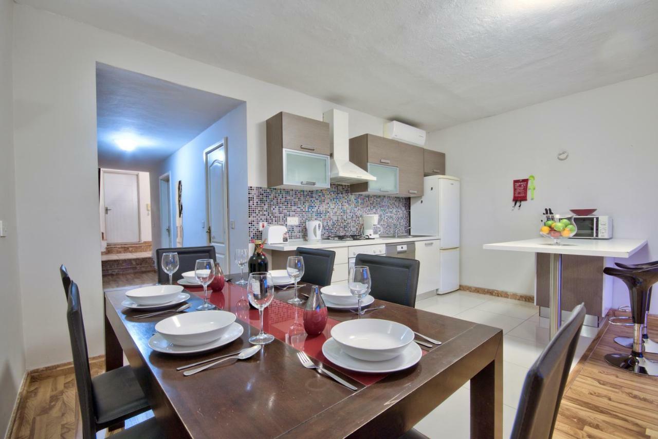 Spinola Court - Stunning Seaview Apartment & Penthouse On Spinola Bay By Shortletsmalta St. Julian's Exterior foto