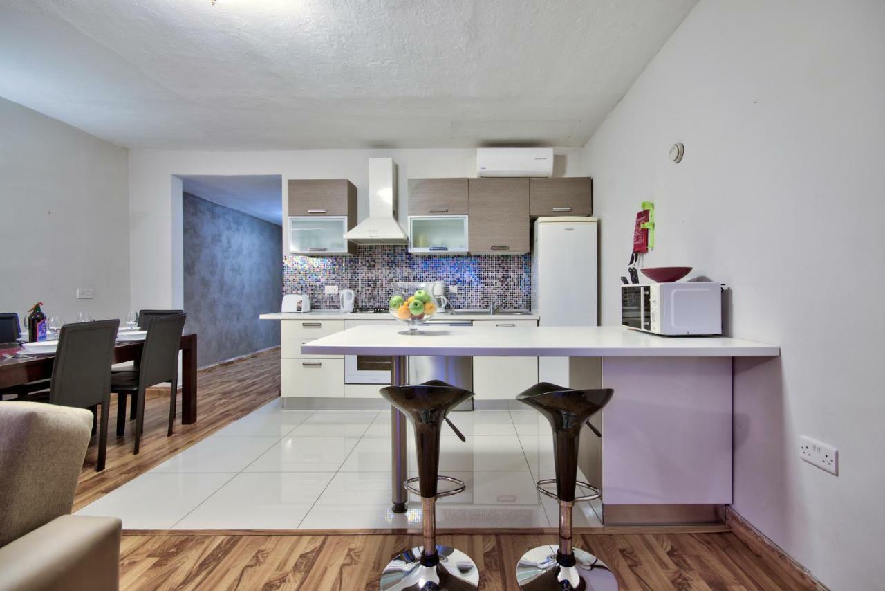Spinola Court - Stunning Seaview Apartment & Penthouse On Spinola Bay By Shortletsmalta St. Julian's Exterior foto