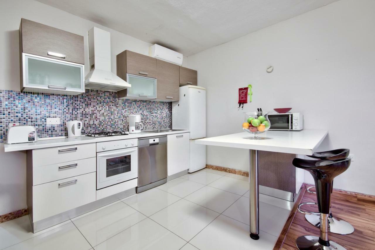 Spinola Court - Stunning Seaview Apartment & Penthouse On Spinola Bay By Shortletsmalta St. Julian's Exterior foto